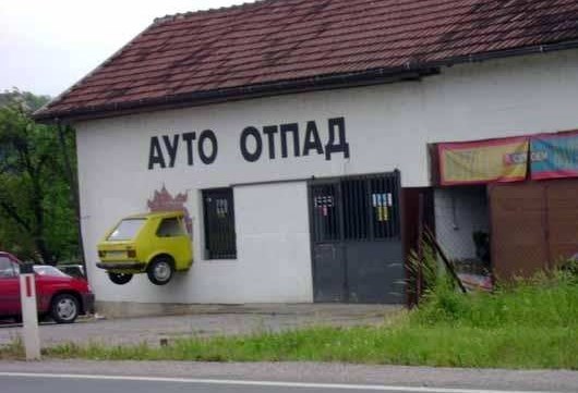 Ulaz na otpad "autom kroz zid"