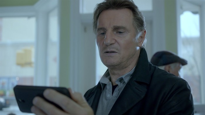 SUPER BOWL: Liam Neeson poludio u kafiću, prijetio ubijanjem!