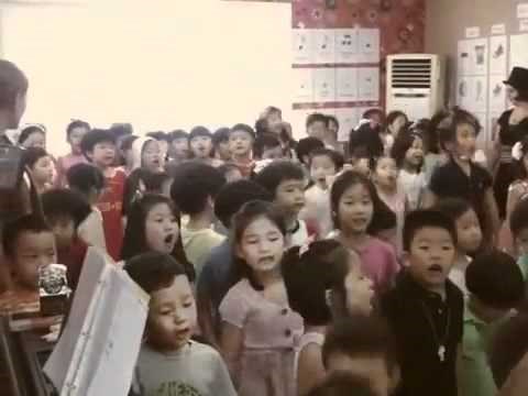 Korejski kikići iz petnih žila urlaju na Ramonese!