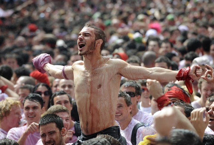 Krvavi, mišićavi i ludi: Sexy Španjolci na utrci s bikovima