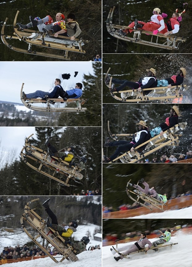 Ludi maskirani Nijemci se krše na saonicama