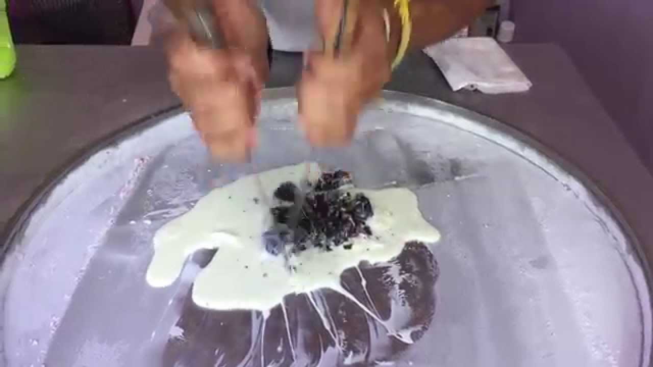 VIDEO: Sline cure kao rijeka na ove savršene rolice od sladoleda s keksima i čokoladom!