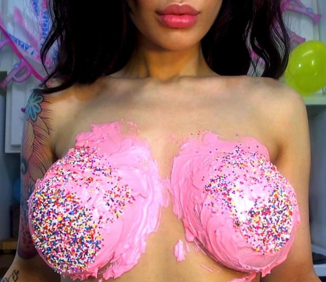 Sise premazala kremom, zar nitko nije za desert?