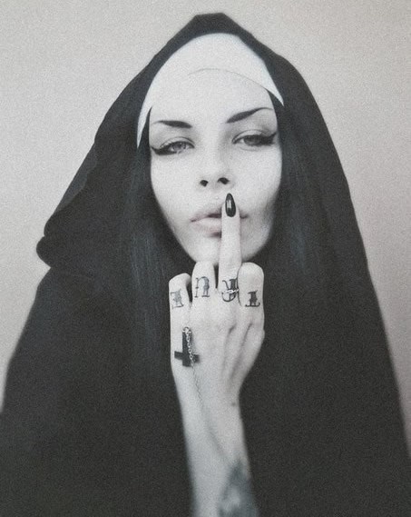 Pogled koji baca na koljena