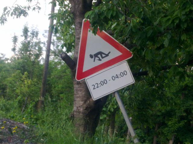 Zagorci postavili nove prometne znakove: Od 22 do 4 na sve 4