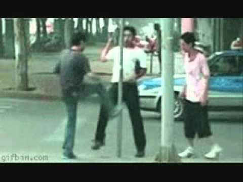 Video: Pravi te prijatelji brane bez pitanja!