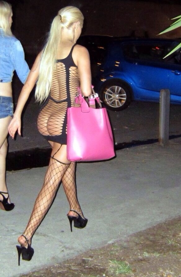 Sponzoruša navukla izlog-haljinu