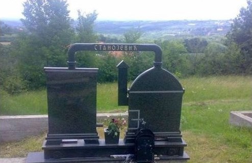 Aj pogodi od čega je ovaj umro?