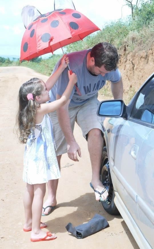 Kćer pomaže tatici