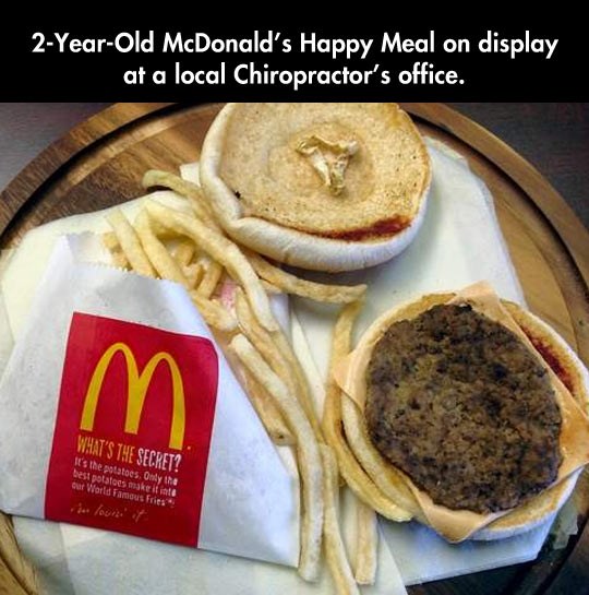 Dvije godine star hamburger i dalje izgleda mlađahno