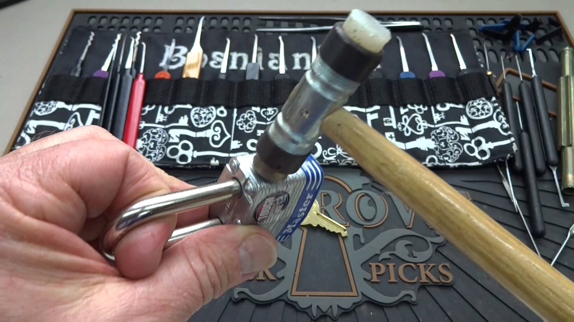 OPREZ! Ako imate ovaj šugavi lokot, ostali ste bez svega