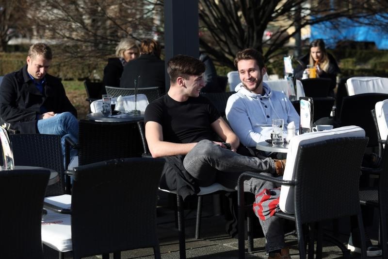 Purgeri polugoli na kavu!