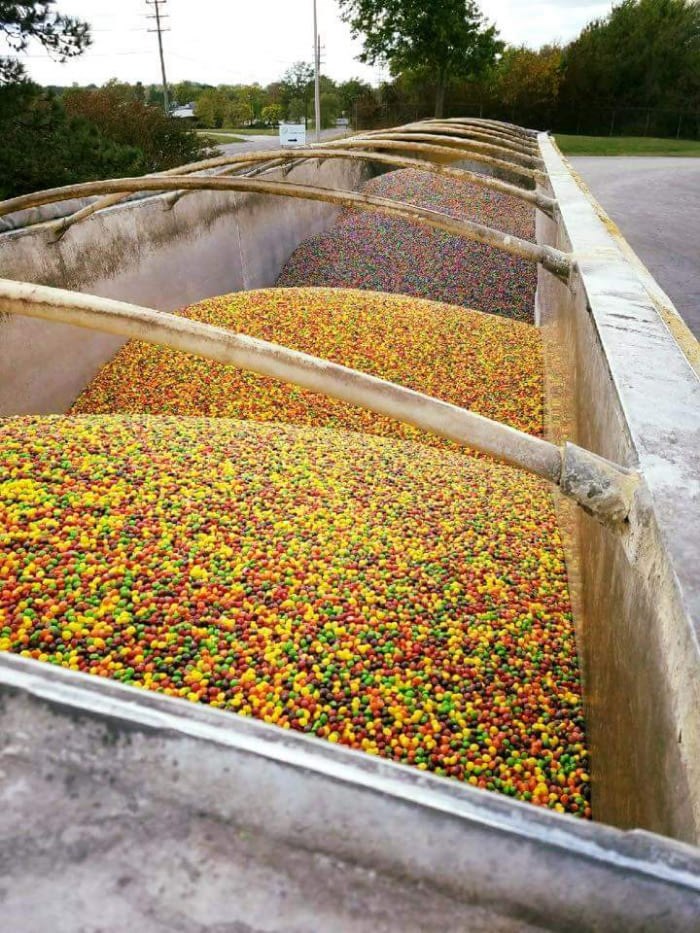 Ovako izgledaju skittles bomboni koji nisu za prodaju 