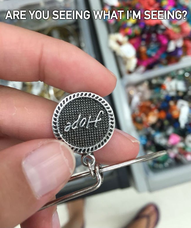 Što se dogodi kada privjesak s natpisom Hope (nada) okrenemo