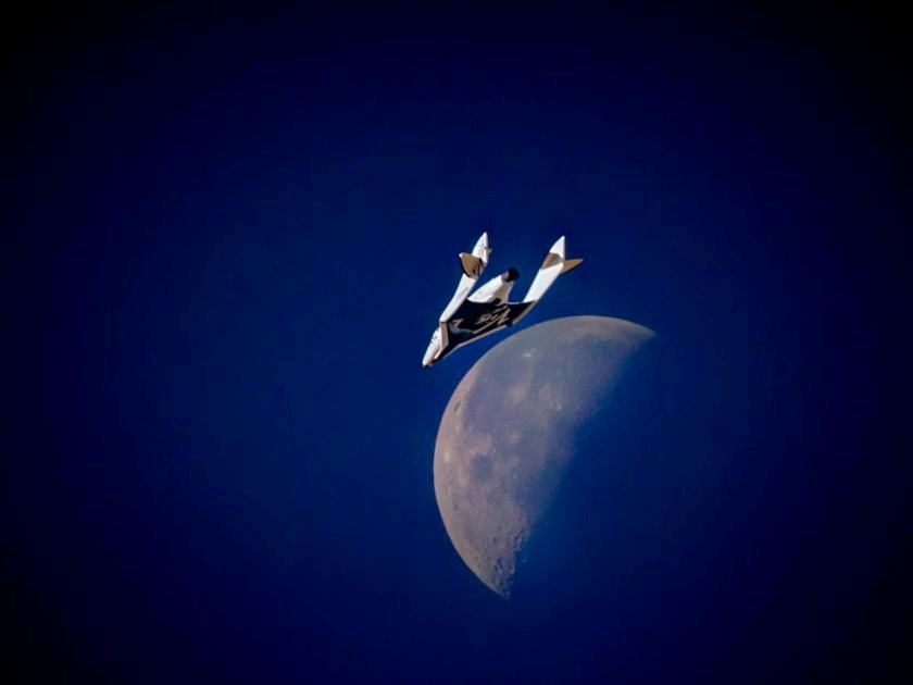Nije Photoshop: Prolazak svemirskog broda pokraj Mjeseca