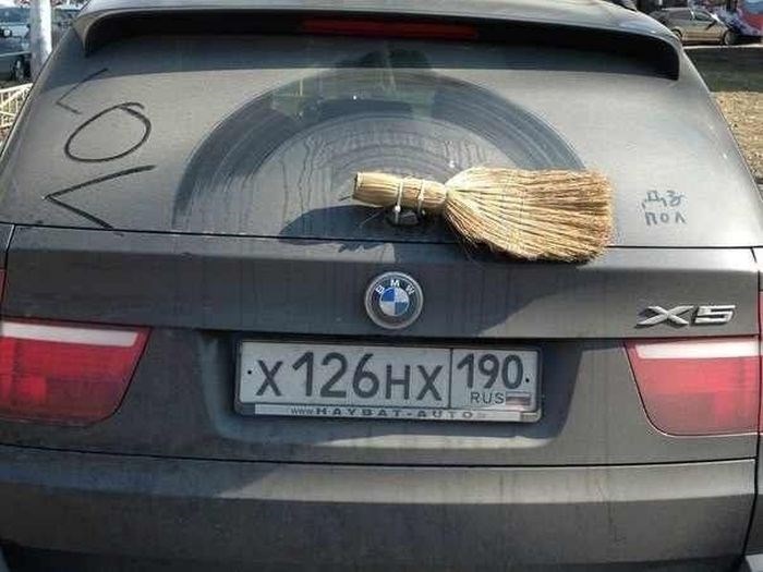 Kad je auto na kredit, pa nemaš za brisače