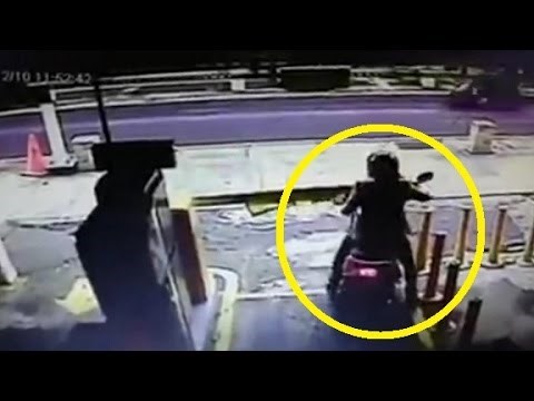 Djevojka na skuteru pobijedila rampu i skoro se raznijela u komade