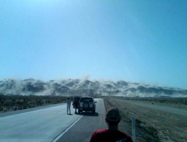 Brda u Arizoni nakon potresa od 7.2