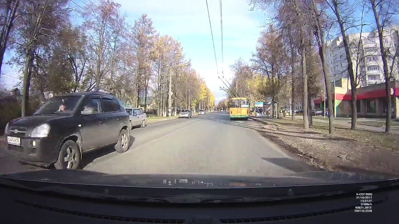 VIDEO Nakon što ju je udario automobil, ona je odšetala kao da se baš ništa nije dogodilo