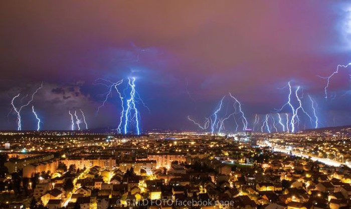 Fotografija Zagreba pod munjama postala hit: Ovo je bila čista moć prirode, magično i impresivno