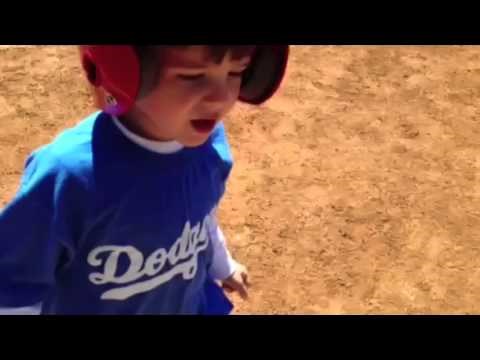 Malac stopirao igru jer je treneru morao reći najvažniju stvar na svijetu!