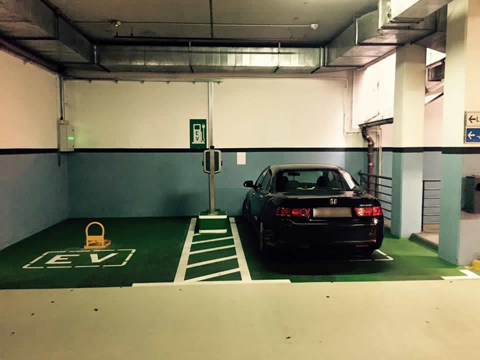 Zagrebački idioti: Neslavno propale punionice za električne aute u garažama