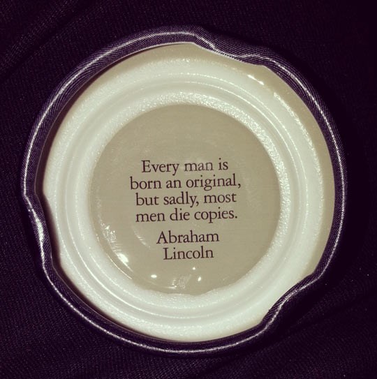 Svi se rodimo kao originali, ali većina umire kao kopija