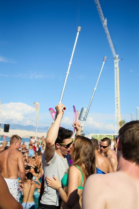 "Čudo" na Zrću: Čim ga je poljubila, odbacio štake