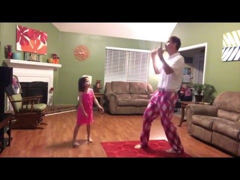 Djevojčica je počela plesati, a onda se tata pridružio. Rezultat je osvojio internet u trenu!
