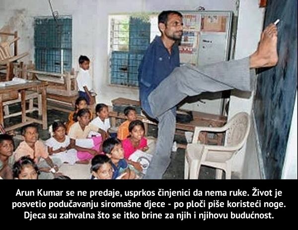 Učitelj bez ruku djeci poklanja budućnost