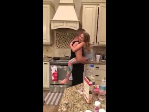 VIDEO: Majka nije mogla vjerovati što otac radi s kćerkom!