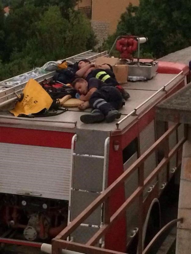 U nevolji se poznaju junaci