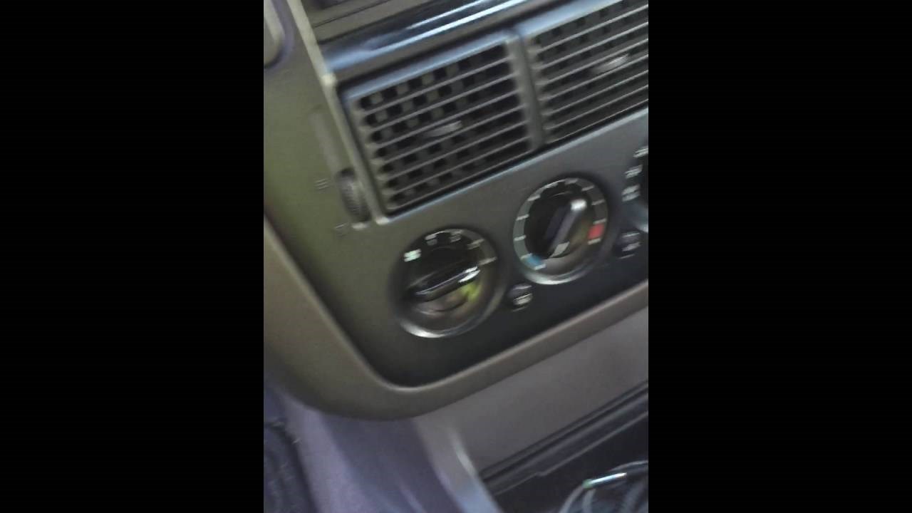 Zanimljivo rješenje: Klima u autu mu je prestala raditi, pa je napravio vlastitu!