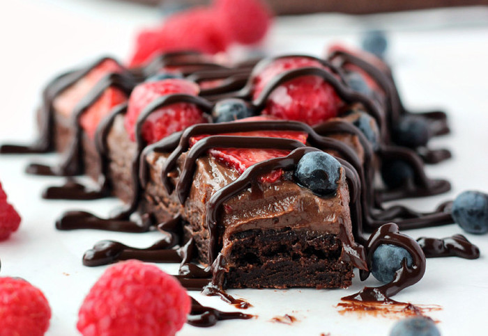 RECEPTI: Nutella Brownie Fruit Pizza