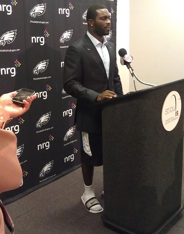 Sandale, čarape i sako: Nakon tekme na pressicu