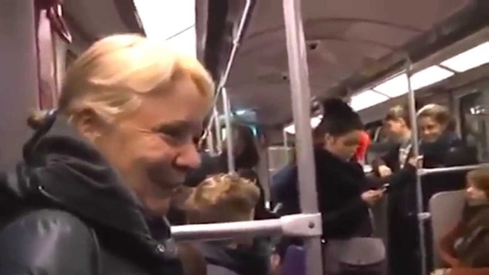 SUZE FRCAJU: Karamarko postao turbohit u tramvajima!