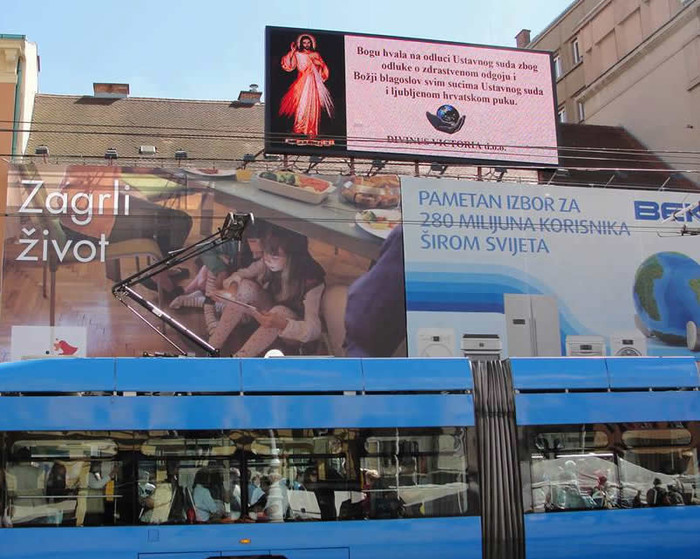 Isusa iskoristili za reklamu: Oglas zahvale Ustavnom sudu