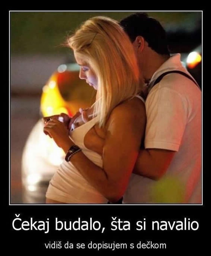 Dama na mobitelu usred "romantičnog ljubavnog čina"