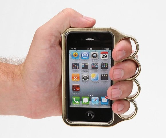 Mobitel glavu čuva: Bokser kao navlaka za mob