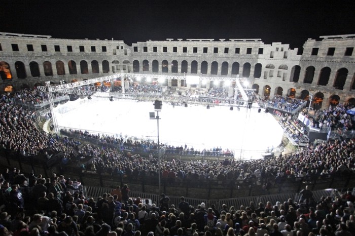 Prekrasna ledena pulska Arena