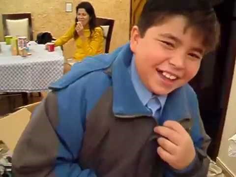 Najbolji poklon za rođendan: Prvo je bio razočaran, a minutu kasnije je počeo plakati od sreće!