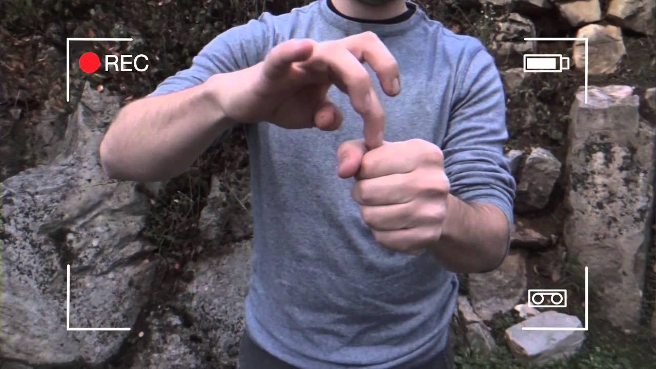 2. Zeznuo je da sve sama snima, mađioničarskim trikom stvorio prsten