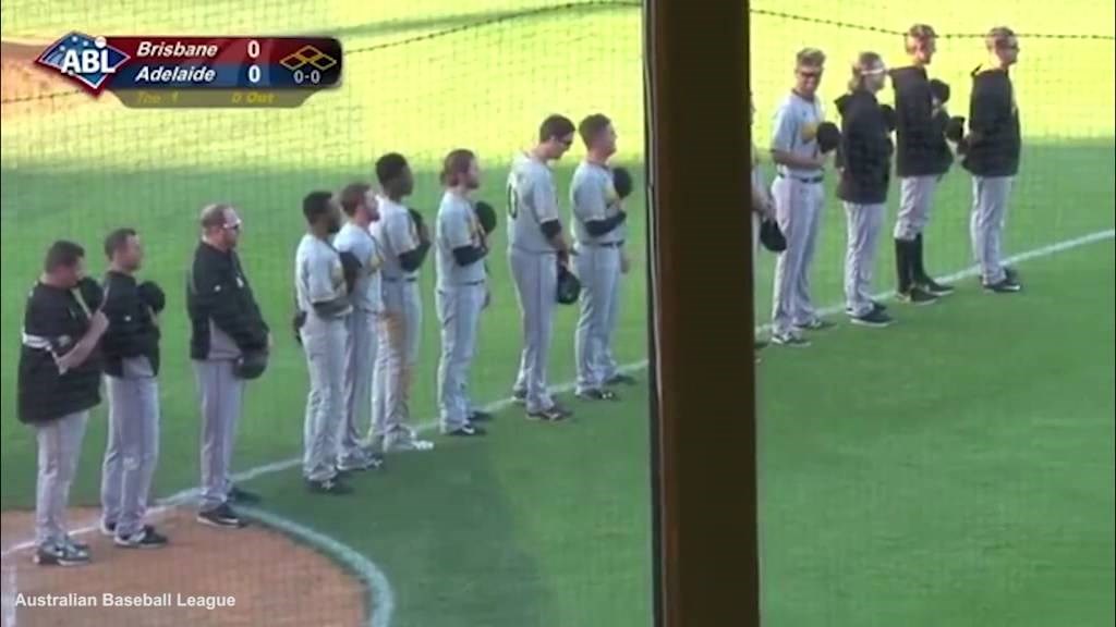 VIDEO: Simpatični klinac se bori sa štucanjem baš dok pjeva himnu!