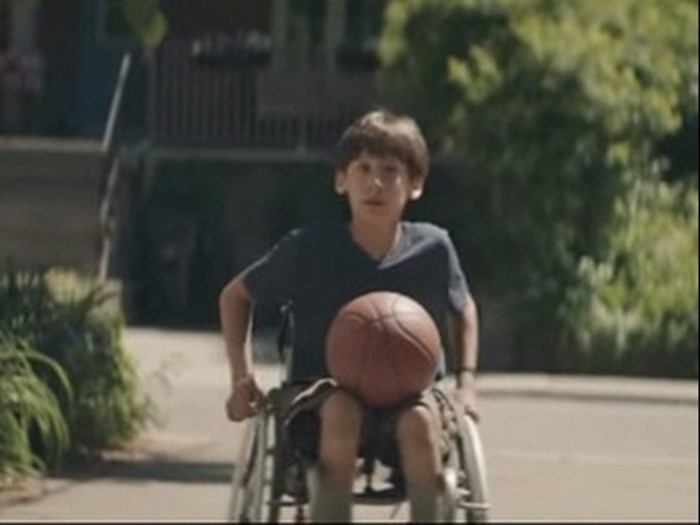Igrali su košarku i pozvali dječaka u kolicima da im se pridruži