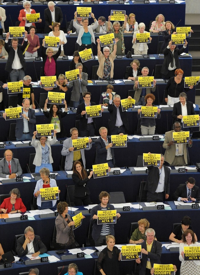 "Zdravo demokracijo, zbogom ACTA!"