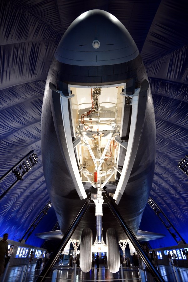 Zavirite u space shuttle Enterprise