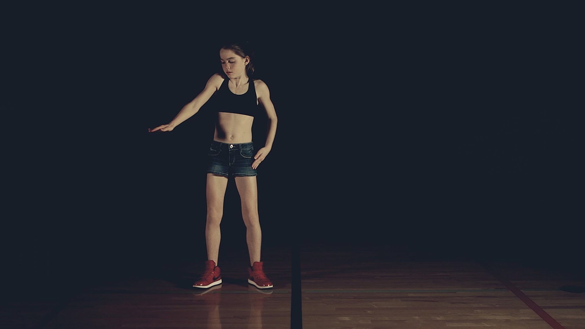 Naučila je plesati uz pomoć snimaka s interneta i postala prava senzacija 