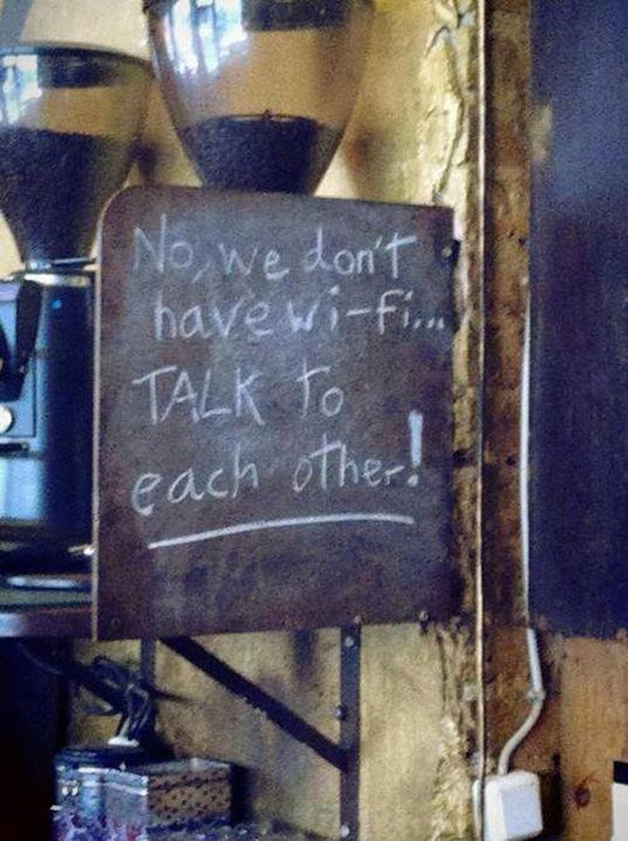 Bez Wi-Fi su ljudi osuđeni na razgovor jedni s drugima