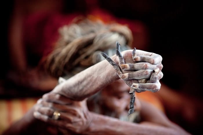 Amar Bharti Baba drži ruku u zraku od 1972. godine