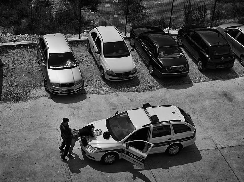 Seks na policijskom autu: Policija te štiti - kondomom?